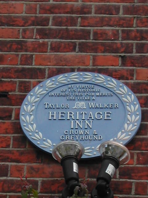 Crown & Greyhound, Dulwich blue plaque