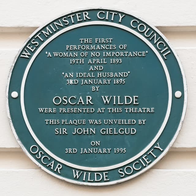 Oscar Wilde green plaque