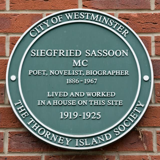 Siegfried Sassoon green plaque