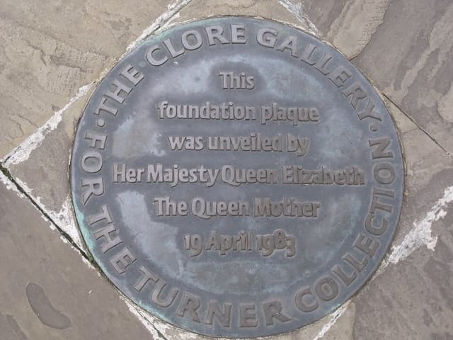 Elizabeth Bowes-Lyon and The Clore Gallery bronze plaque