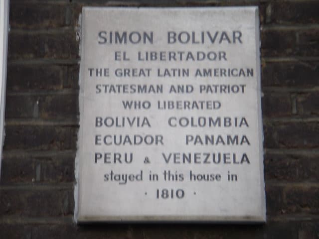 Simón Bolívar white plaque