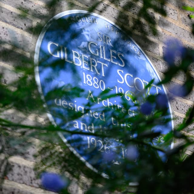 Giles Gilbert Scott blue plaque