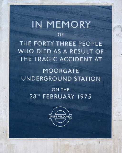 Moorgate tube crash black plaque