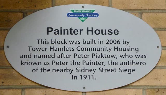 Siege of Sidney Street and Peter Piaktow plaque