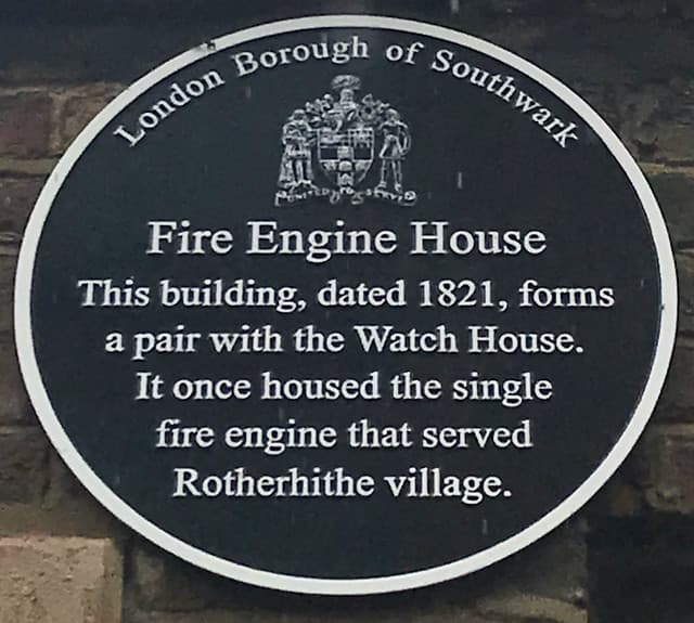 Fire Engine House, Southwark black plaque