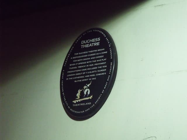 Noël Coward and Duchess Theatre, London black plaque