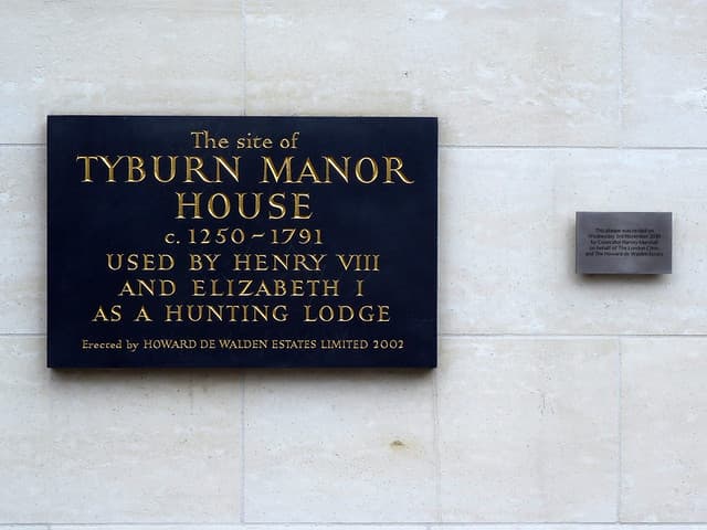 Elizabeth I of England and Henry VIII black plaque
