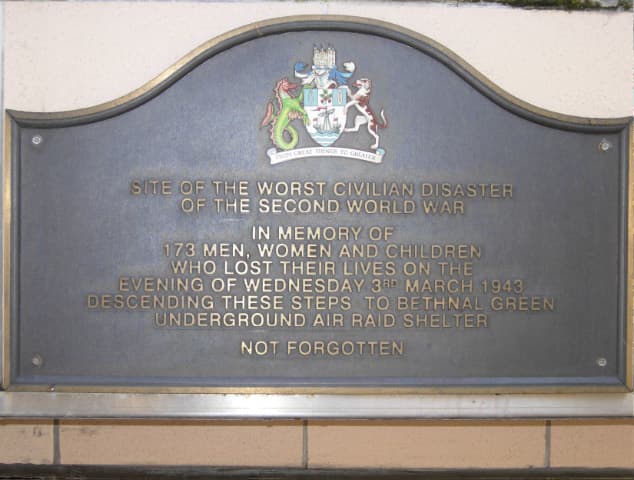 Bethnal Green Tube Disaster black plaque