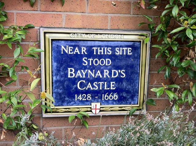 Baynard's Castle blue plaque